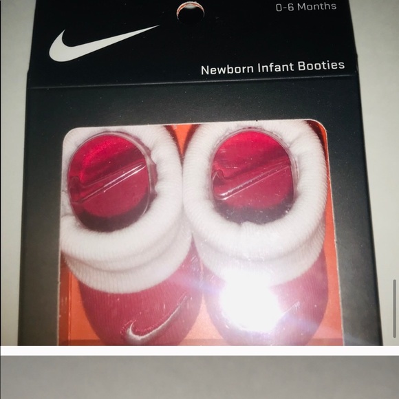 New Nike Red White Infant Booties 0-6 Month 2 Pair - Picture 9 of 16